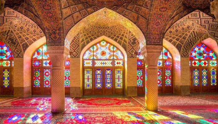 بررسی محور اصلی و ویژگی های معماری ایرانی